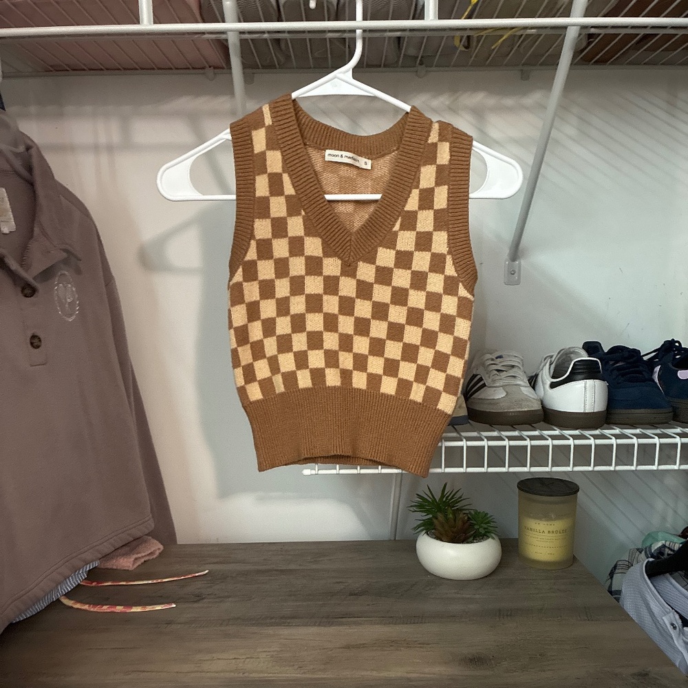 Brown sweater